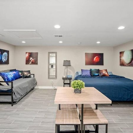 Cosmic Studio At North Downtown Villa Houston Ngoại thất bức ảnh